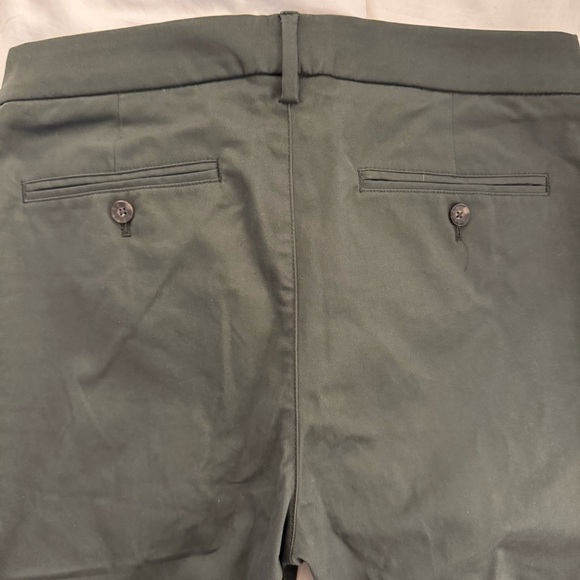 Men’s Express Chino- Slim Comfort Waist Hyper
Stretch Chino - Picture 10 of 11